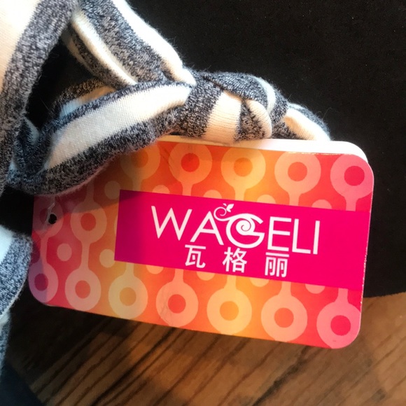 Sandals - Picture 2 of 4